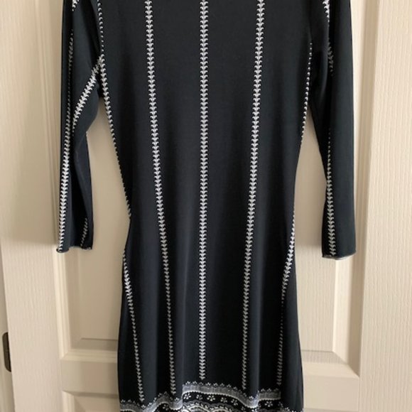 Studio M Size XS Black Faux Wrap Dress 3/4 Sleeve Fluer De Lis Style Print - Picture 6 of 8